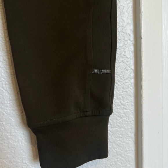 Lululemon Ready to Rulu Olive Joggers - Picture 12 of 13